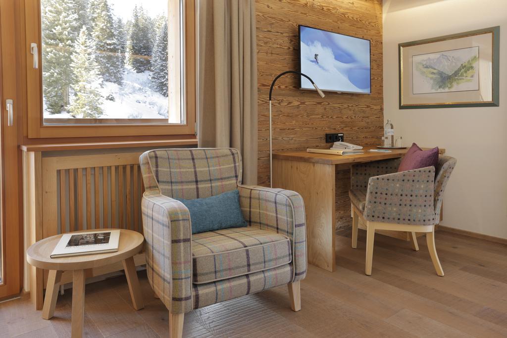 Hotel Burgwald - Ski In & Ski Out Lech Buitenkant foto