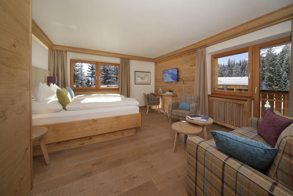 Hotel Burgwald - Ski In & Ski Out Lech Buitenkant foto